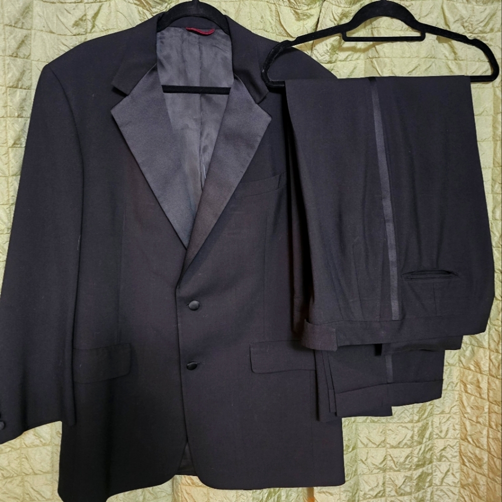 Tuxedo jacket and pants. Jacket 42L, pants 34x31